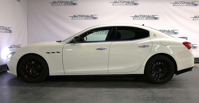 Gebraucht Maserati Ghibli 320 PS (235 kW) 2015 Weiss Limousine