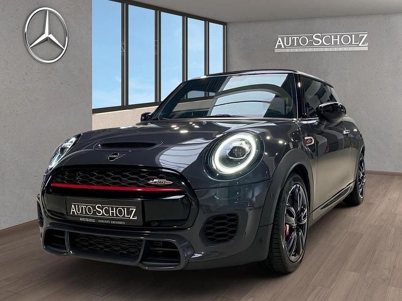 Grau Gebraucht 2020 Mini John Cooper Works Chili Kleinwagen | 30.842 € (Etwas zu teuer) - Bild 1/4