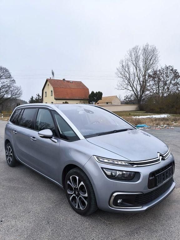Grau Gebraucht 2020 Citroën C4 SpaceTourer Shine Van / Kleinbus | 13.800 € (Fairer Preis) - Bild 1/4