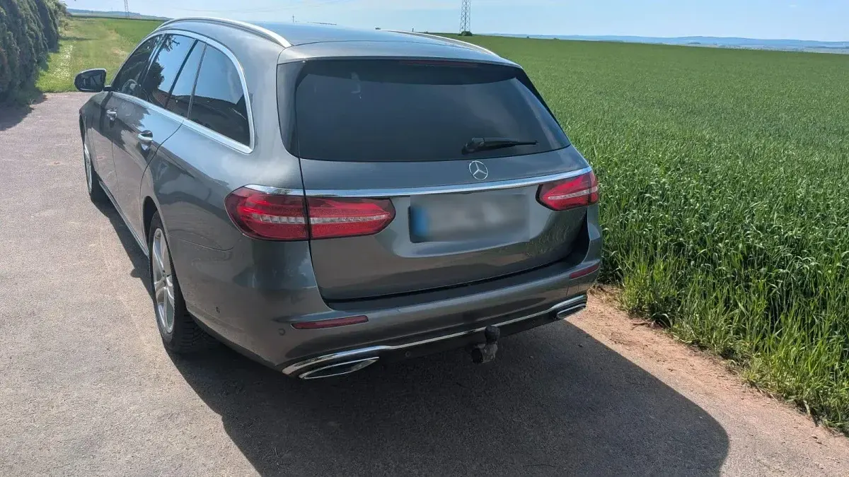 Gebraucht Mercedes E200 Avantgarde 150 PS (110 kW) 2017 Grau Kombi
