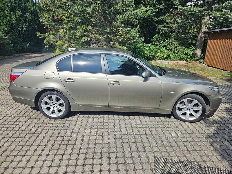 Gold Gebraucht 2005 BMW 525 Limousine | 14.500 € - Bild 1/4