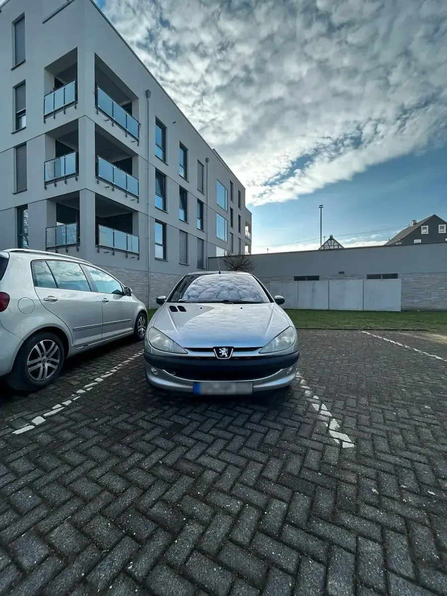 Gebraucht Peugeot 206 75 PS (55 kW) 2003 Silber Kleinwagen