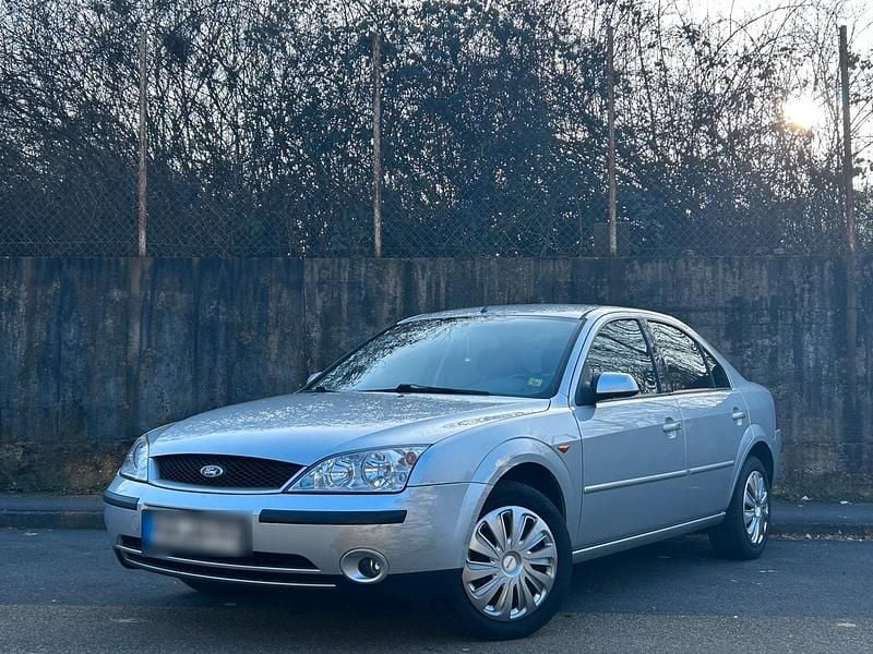 Silber Gebraucht 2001 Ford Mondeo Limousine | 2.500 € (Fairer Preis) - Bild 1/4