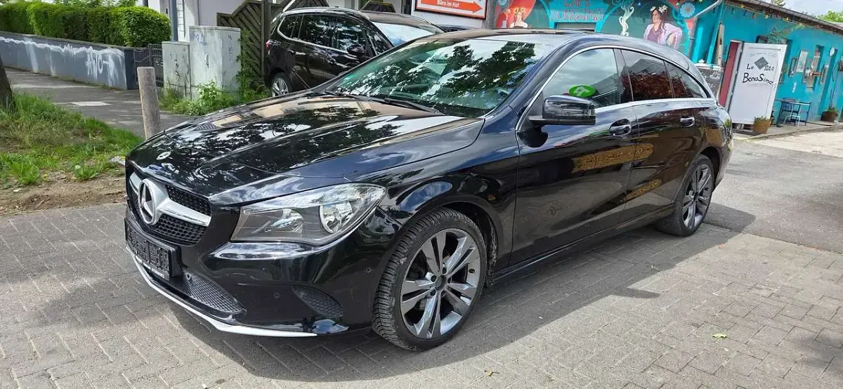Gebraucht Mercedes CLA220 177 PS (130 kW) 2017 Kosmosschwarz  metalliclack Coupé