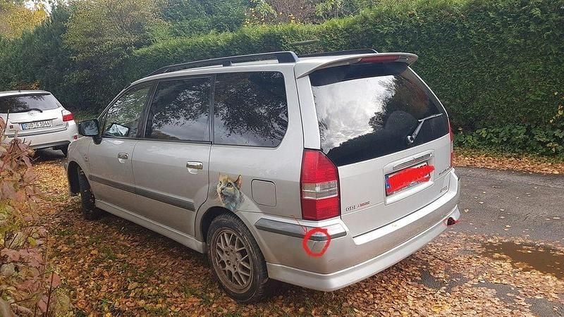 Gebraucht Mitsubishi Space Wagon Motion 147 PS (108 kW) 2003 Silber Van / Kleinbus