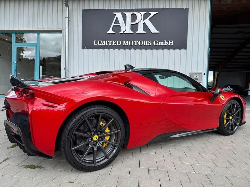 Gebraucht Ferrari SF90 2022 Rot