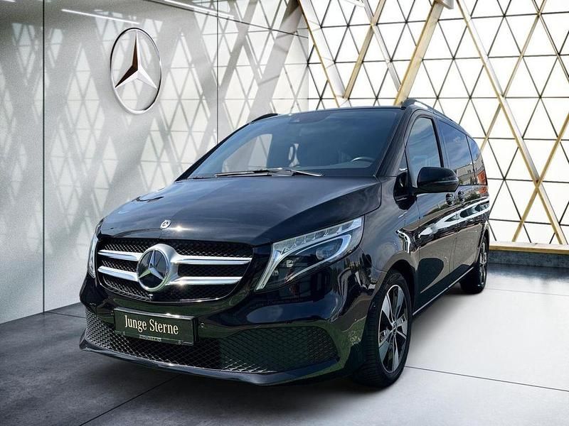 Schwarz Gebraucht 2020 Mercedes V250 Avantgarde Edition Van / Kleinbus | 49.840 € (Guter Preis) - Bild 1/3