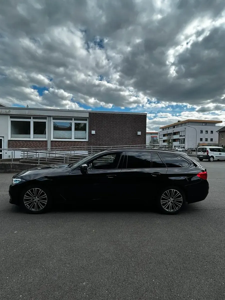 Gebraucht BMW 530 Shadowline 265 PS (194 kW) 2019 Schwarz Kombi
