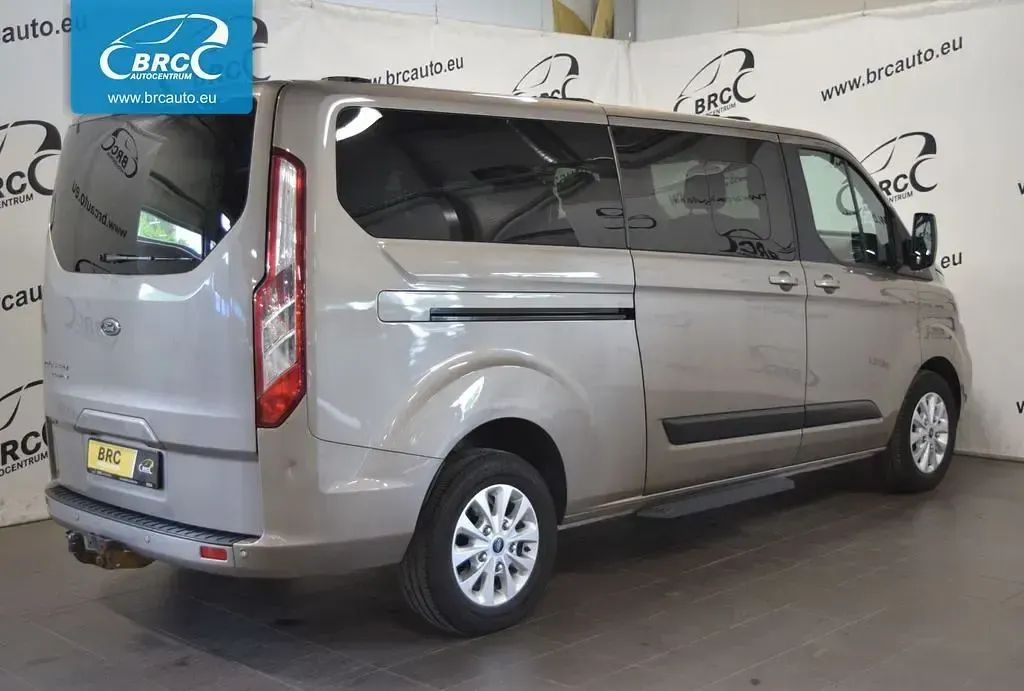 Gebraucht Ford Tourneo 185 PS (136 kW) 2021 Braun Van / Kleinbus