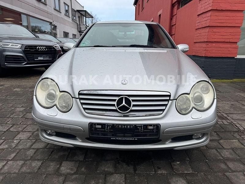 Gebraucht Mercedes C180 143 PS (105 kW) 2004 Silber Coupé