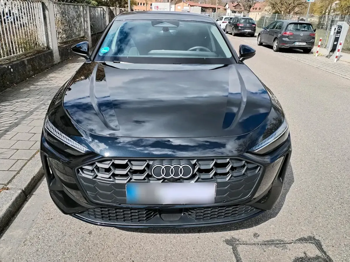 Gebraucht Audi A5 Basis 150 PS (110 kW) 2025 Schwarz Limousine