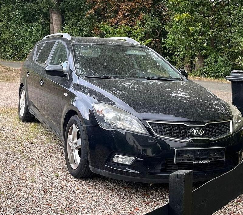 Schwarz Gebraucht 2012 Kia Ceed Spirit Limousine | 4.390 € (Guter Preis) - Bild 1/4
