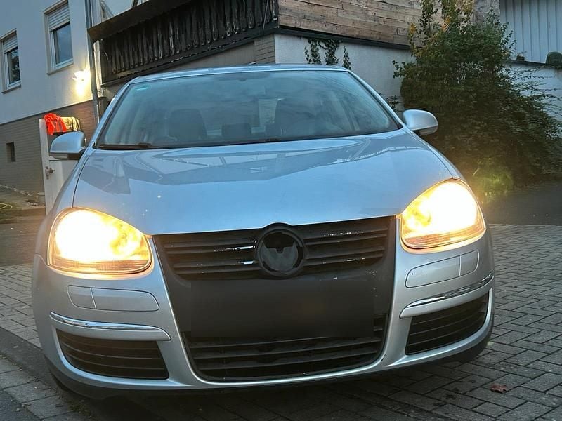 Gebraucht VW Jetta 105 PS (77 kW) 2007 Silber Limousine