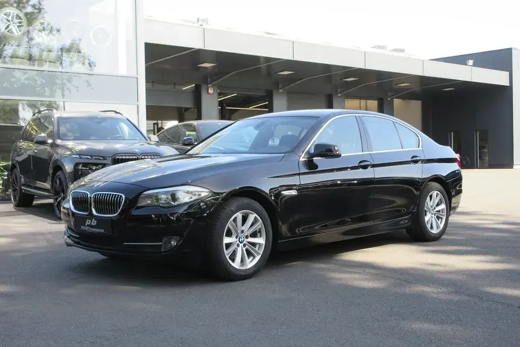 Käytetty BMW 523 204 HP (150 kW) 2011 Musta Sedan