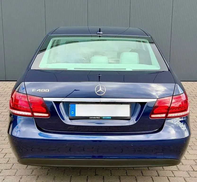Gebraucht Mercedes E400 Elegance 333 PS (244 kW) 2014 Blau Limousine