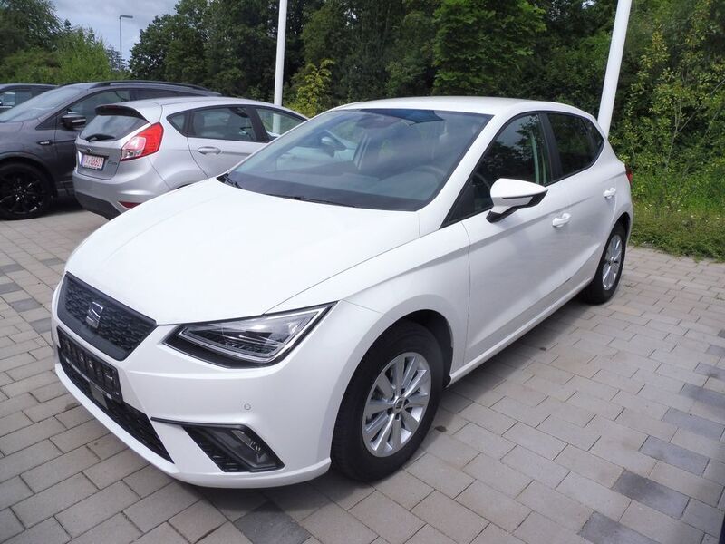 Weiß Gebraucht 2024 Seat Ibiza Style Limousine | 18.700 € (Fairer Preis) - Bild 1/4