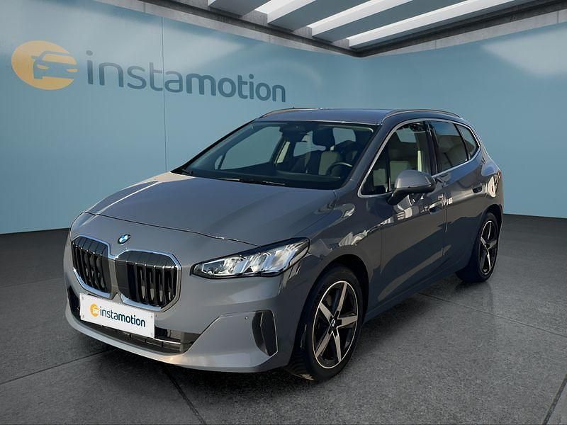 Grau Gebraucht 2023 BMW 218 Active Tourer Van / Kleinbus | 29.649 € (Fairer Preis) - Bild 1/4