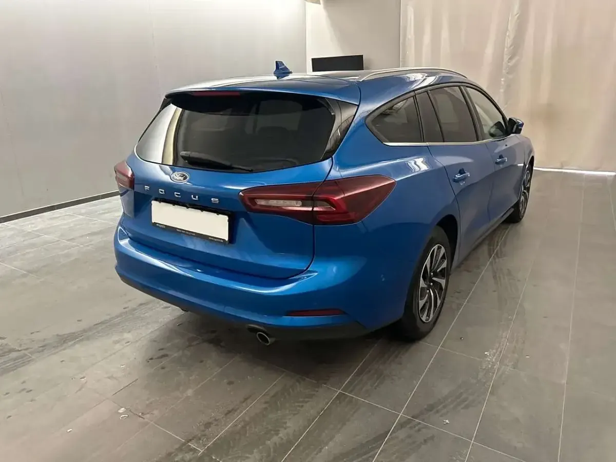 Gebraucht Ford Focus Titanium X 116 PS (85 kW) 2023 Dynamic blau metallic Kombi