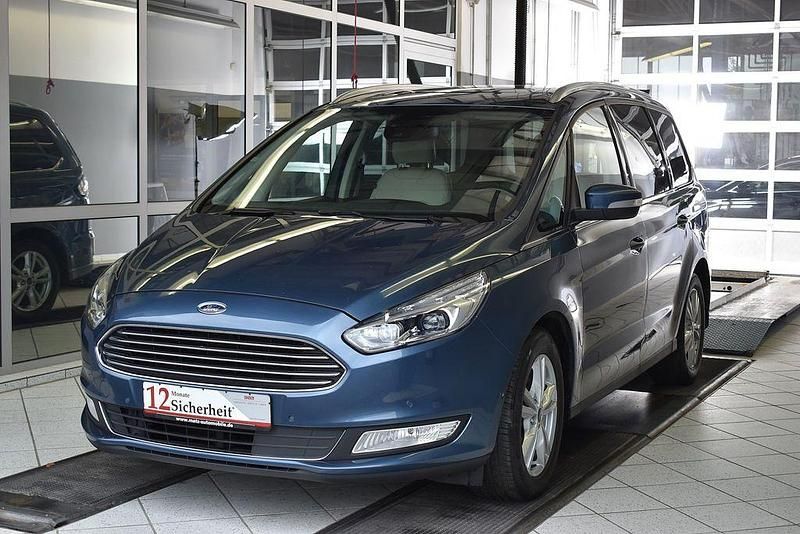 Blau Gebraucht 2019 Ford Galaxy Titanium S Van / Kleinbus | 22.700 € - Bild 1/4