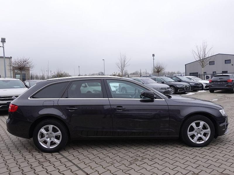 Gebraucht Audi A4 Ambiente 177 PS (130 kW) 2013 Lavagrau perleffekt Kombi