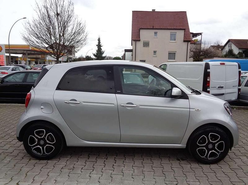 Gebraucht Smart ForFour Passion 90 PS (66 kW) 2017 Silber Kleinwagen