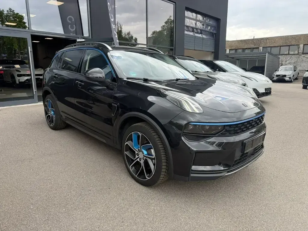 Second-hand Lynk & Co 01 261 CP (191 kW) 2023 Negru SUV