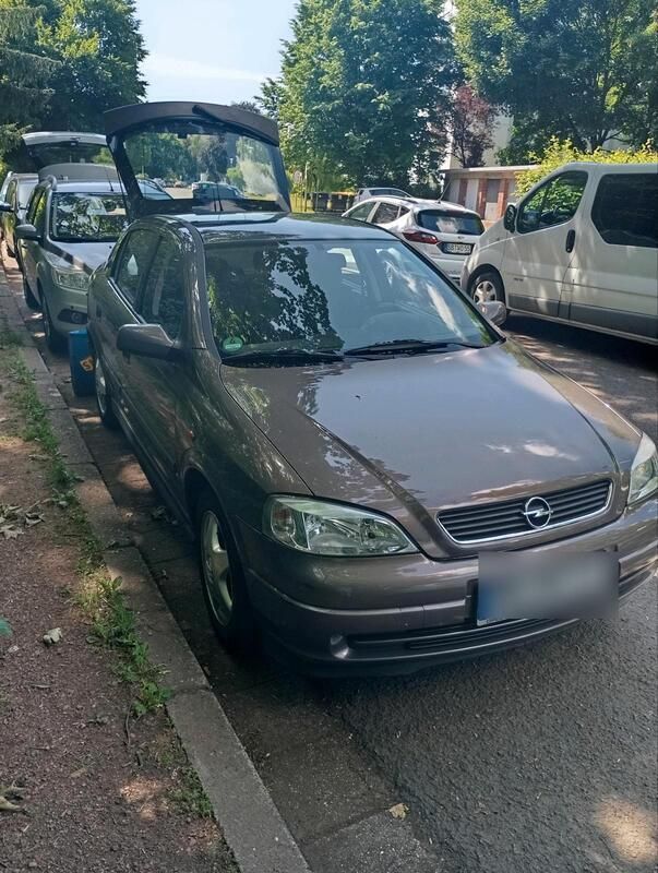 Braun Gebraucht 1998 Opel Astra Limousine | 4.499 € - Bild 1/4