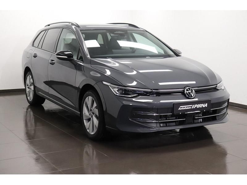 Gebraucht VW Golf VIII Move 150 PS (110 kW) 2023 Mondsteingrau Limousine