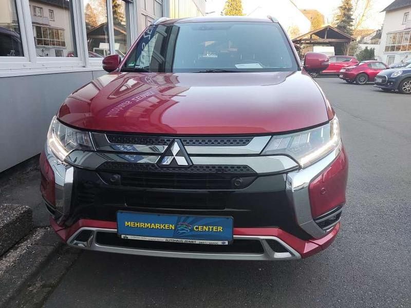 Gebraucht Mitsubishi Outlander P-HEV Edition 135 PS (99 kW) 2018 Rot SUV