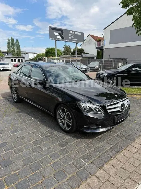 Gebraucht Mercedes E250 211 PS (155 kW) 2014 Schwarz Limousine