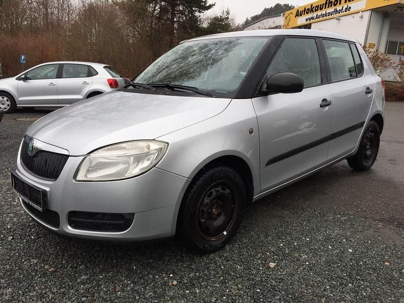 Gebraucht Skoda Fabia Classic 60 PS (44 kW) 2009 Silber Limousine