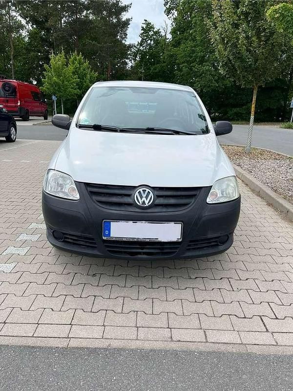 Weiß Gebraucht 2011 VW Fox Kleinwagen | 1.850 € (Fairer Preis) - Bild 1/4