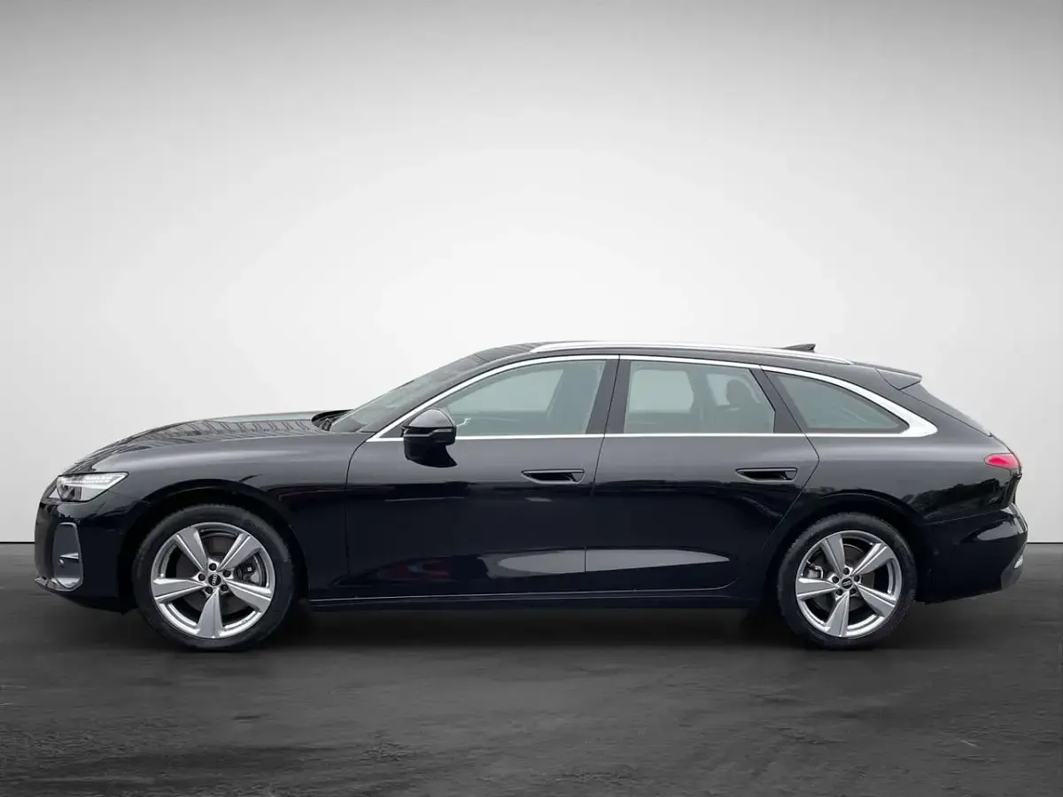 Gebraucht Audi A6 Design 204 PS (150 kW) 2025 Mythosschwarz metallic Kombi