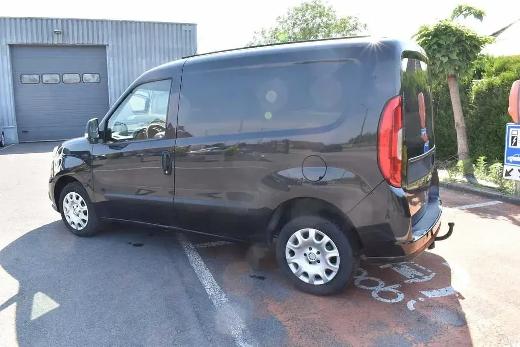 Gebraucht Fiat Doblò 95 PS (69 kW) 2017 Schwarz Van / Kleinbus