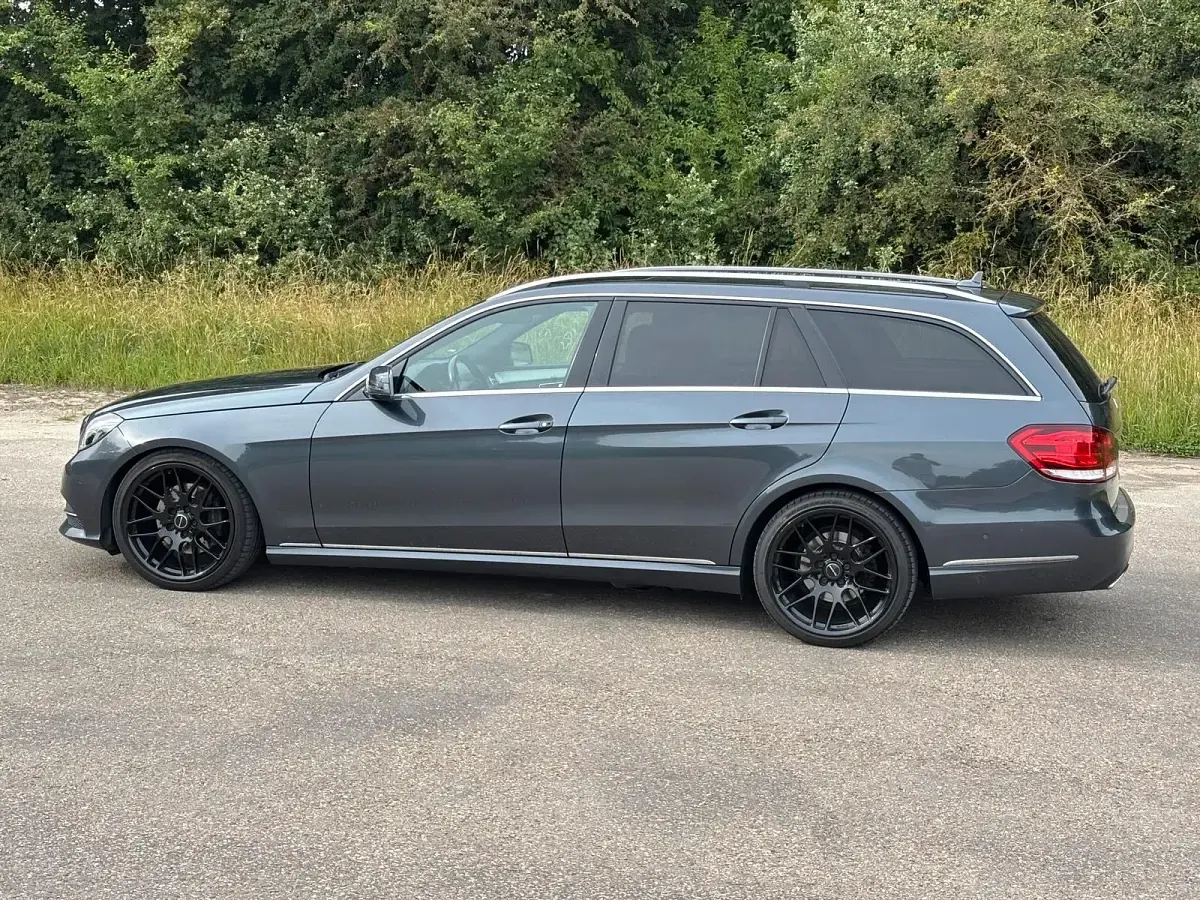 Gebraucht Mercedes E250 204 PS (150 kW) 2013 Grau Kombi
