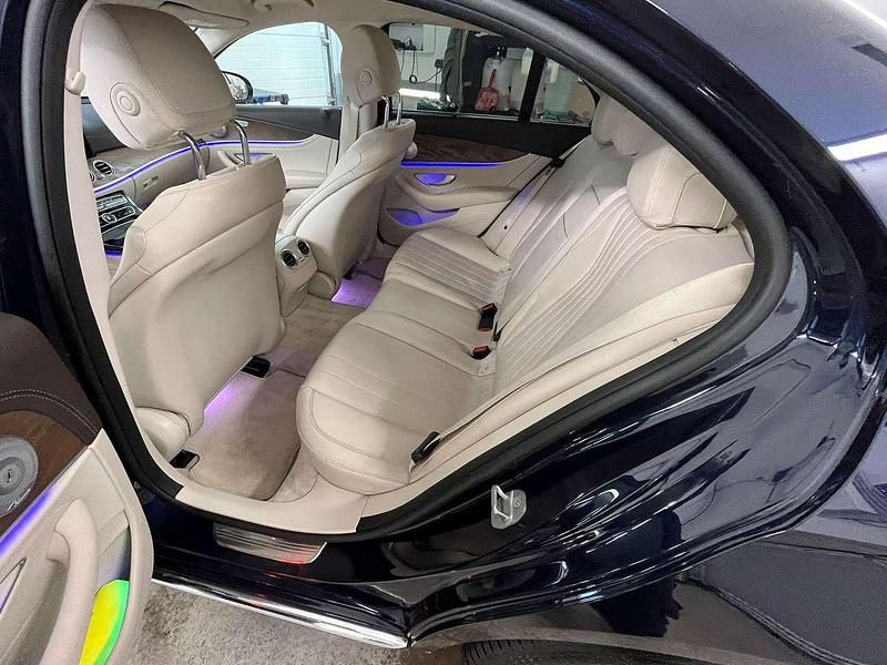 Gebraucht Mercedes E220 Exclusive 194 PS (142 kW) 2016 Blau Limousine