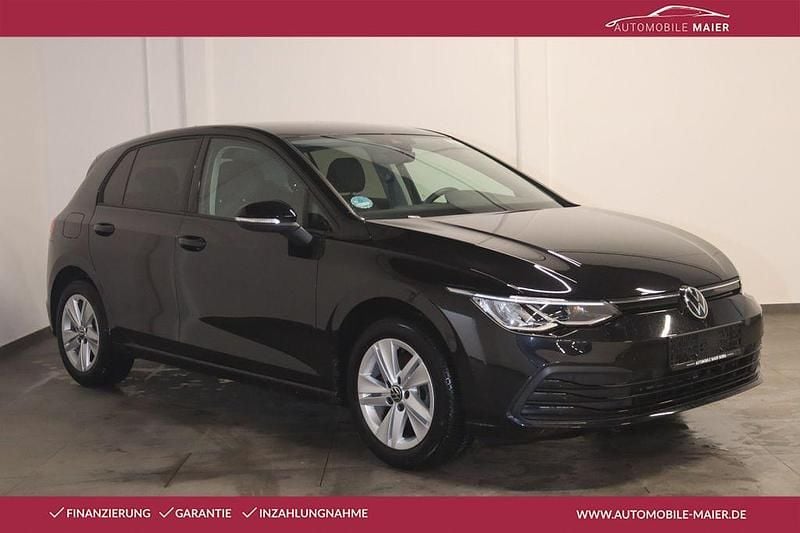 Deep black perleffekt Gebraucht 2023 VW Golf Life Limousine | 21.900 € (Superpreis) - Bild 1/4