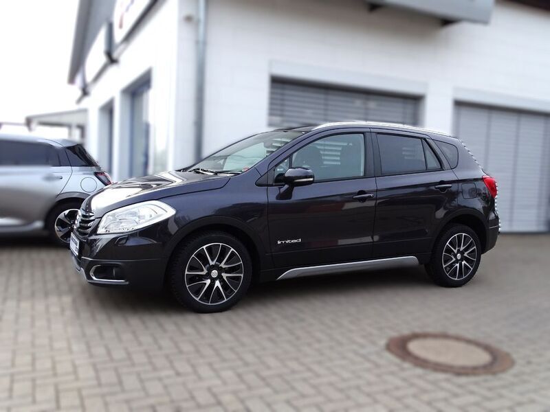 Grau Gebraucht 2015 Suzuki SX4 S-Cross Limited+ SUV | 13.600 € (Fairer Preis) - Bild 1/4