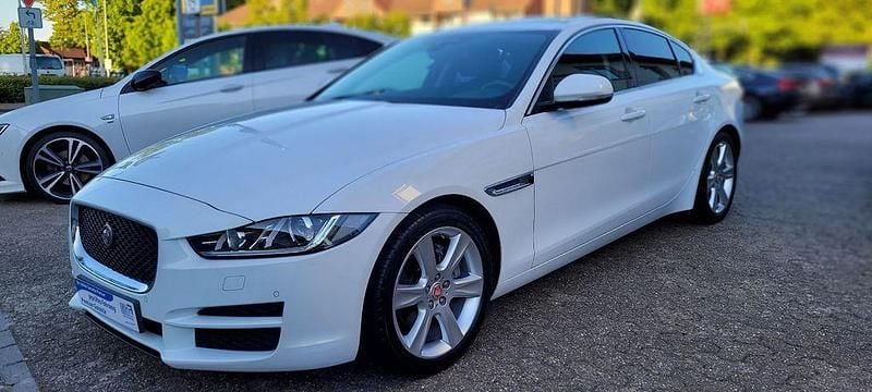 Gebraucht Jaguar XE 179 PS (131 kW) 2016 Weiß Limousine