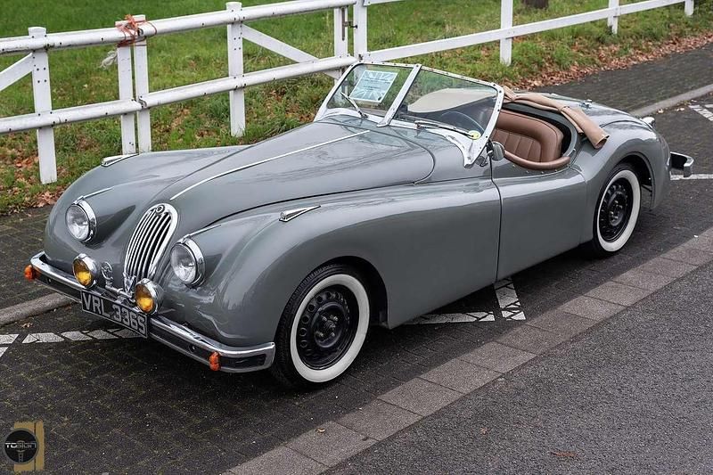 Grau Gebraucht 1978 Jaguar XK Cabrio | 49.500 € - Bild 1/4