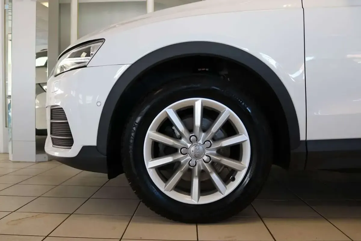 Gebraucht Audi Q3 Basis 125 PS (91 kW) 2017 Weiß SUV