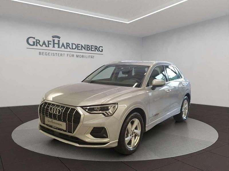 Florettsilber metallic Gebraucht 2025 Audi Q3 Advanced SUV | 46.980 € (Teuer) - Bild 1/4