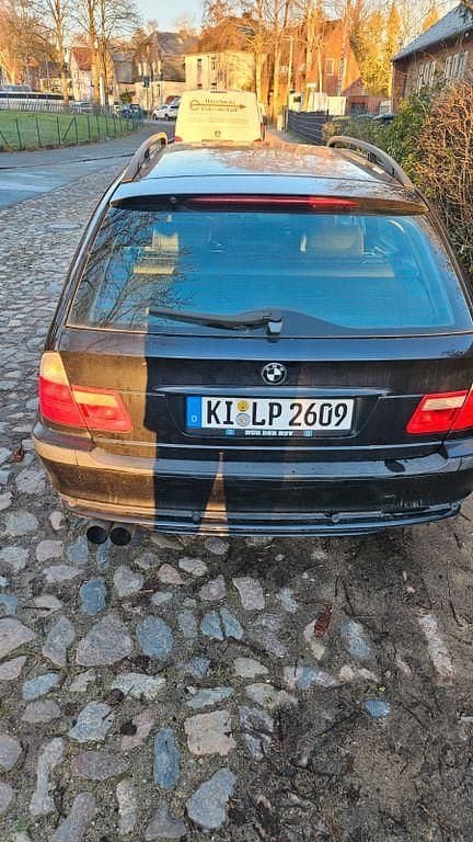 Schwarz Gebraucht 2000 BMW 318 Kombi | 900 € (Guter Preis) - Bild 1/4