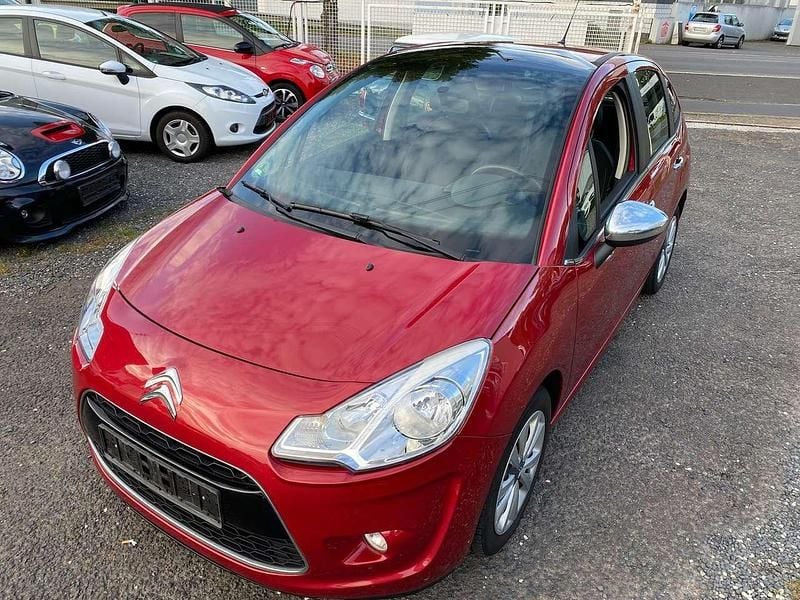 Rot (metallic) Gebraucht 2012 Citroën C3 SELECTION Kleinwagen | 2.990 € (Superpreis) - Bild 1/4
