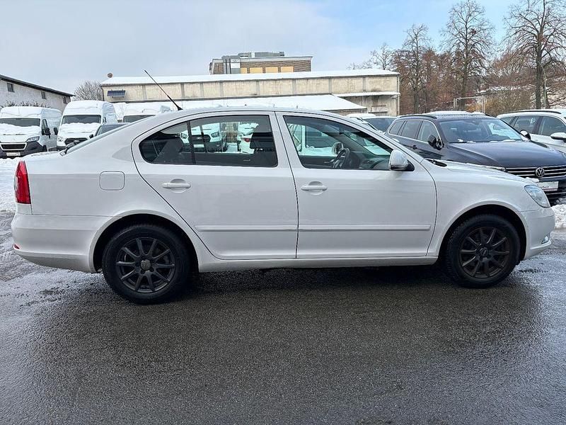 Gebraucht Skoda Octavia Impuls Edition 105 PS (77 kW) 2011 Weiß Limousine