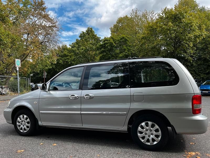 Silber Gebraucht 2006 Kia Carnival Van / Kleinbus | 4.000 € (Teuer) - Bild 1/4