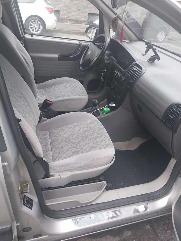 Gebraucht Opel Zafira Executive 125 PS (91 kW) 2000 Van / Kleinbus