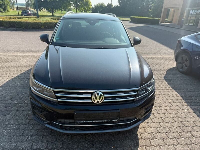 Schwarz Gebraucht 2017 VW Tiguan Highline SUV | 25.500 € (Fairer Preis) - Bild 1/4