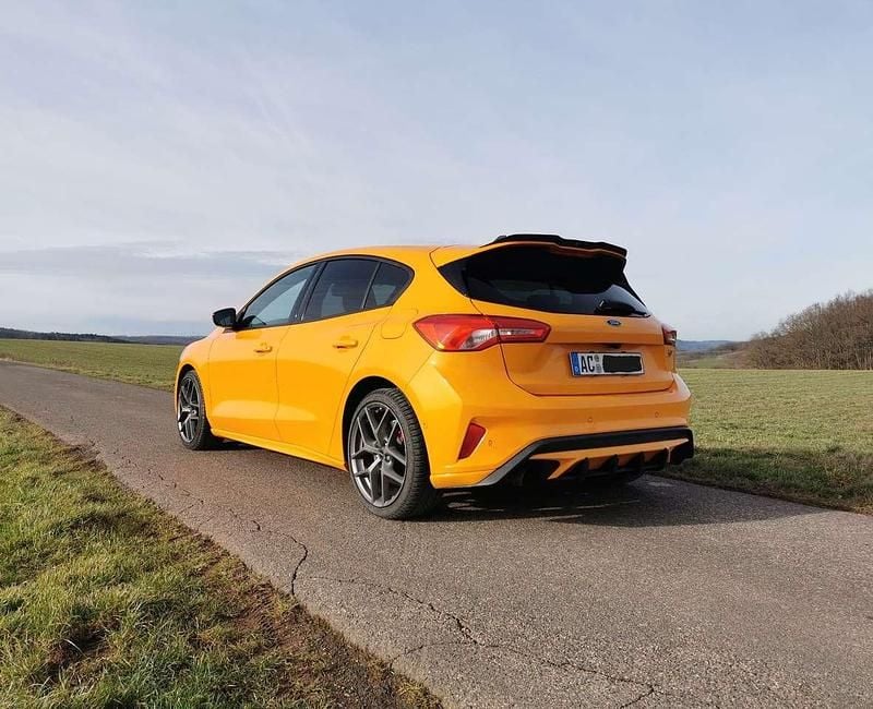 Gebraucht Ford Focus ST 280 PS (205 kW) 2022 Orange Limousine