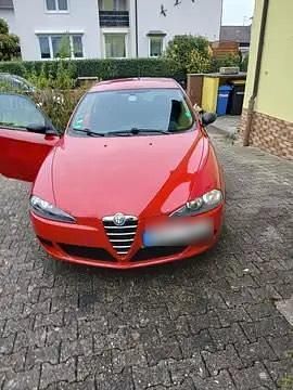 Rot Gebraucht 2004 Alfa Romeo 147 Distinctive Kleinwagen | 990 € (Fairer Preis) - Bild 1/4